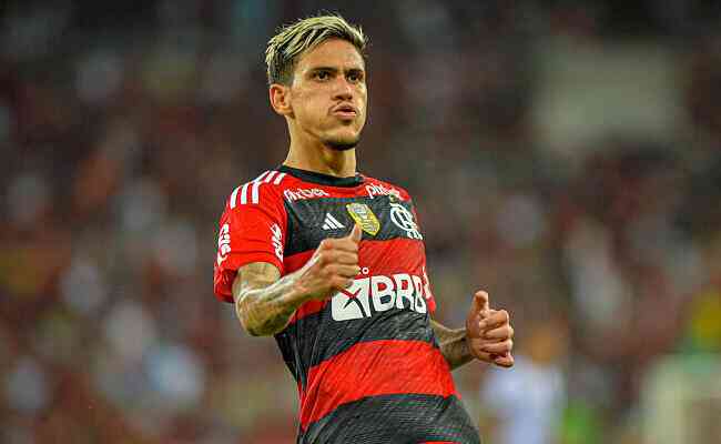 Pedro deve ser titular do Flamengo nesta segunda-feira (5)