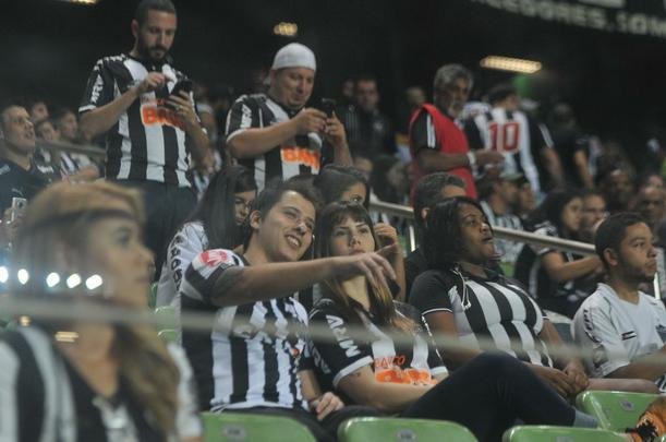 Torcidas de Atltico e San Lorenzo, no Independncia