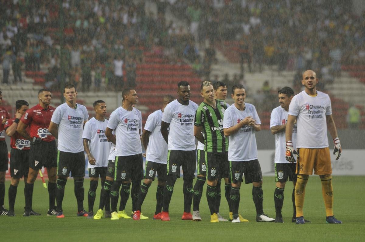 Forte chuva atrasou comeo de Amrica x Cruzeiro, no Horto