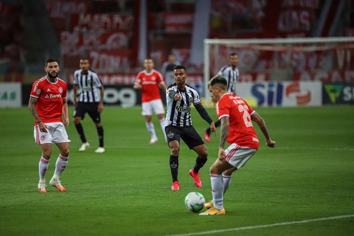 Fotos do duelo entre Internacional e Atltico, neste sbado, no Beira-Rio, em Porto Alegre, pela quinta rodada do Brasileiro