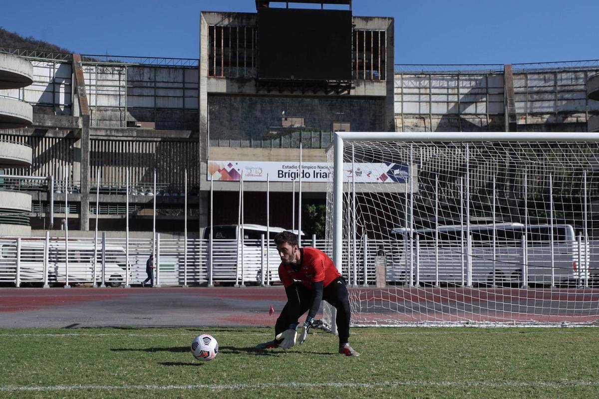 Atlético teve atividade no Estádio Olímpico Brígido Iriarte, em Caracas, antes da estreia na Libertadores