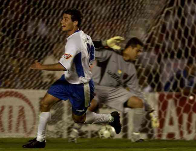 Santo Andr venceu o Flamengo por 2 a 0 pelo jogo de volta da final da Copa do Brasil de 2004