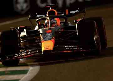 No final, o top três ficou com o holandês Max Verstappen, o mexicano Sergio Pérez e o espanhol Fernando Alonso