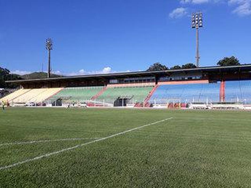 O estdio Ronaldo Junqueira (Ronaldo), em Poos de Caldas, pode receber cerca de 7.600 torcedores.  sede das partidas da Caldense.