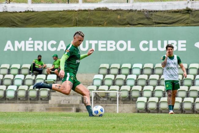 Reapresentao e treinamento do Amrica nesta segunda-feira (08/11), no CT Lanna Drumond, em Belo Horizonte, aps a derrota por 1 a 0 para o Atltico. 