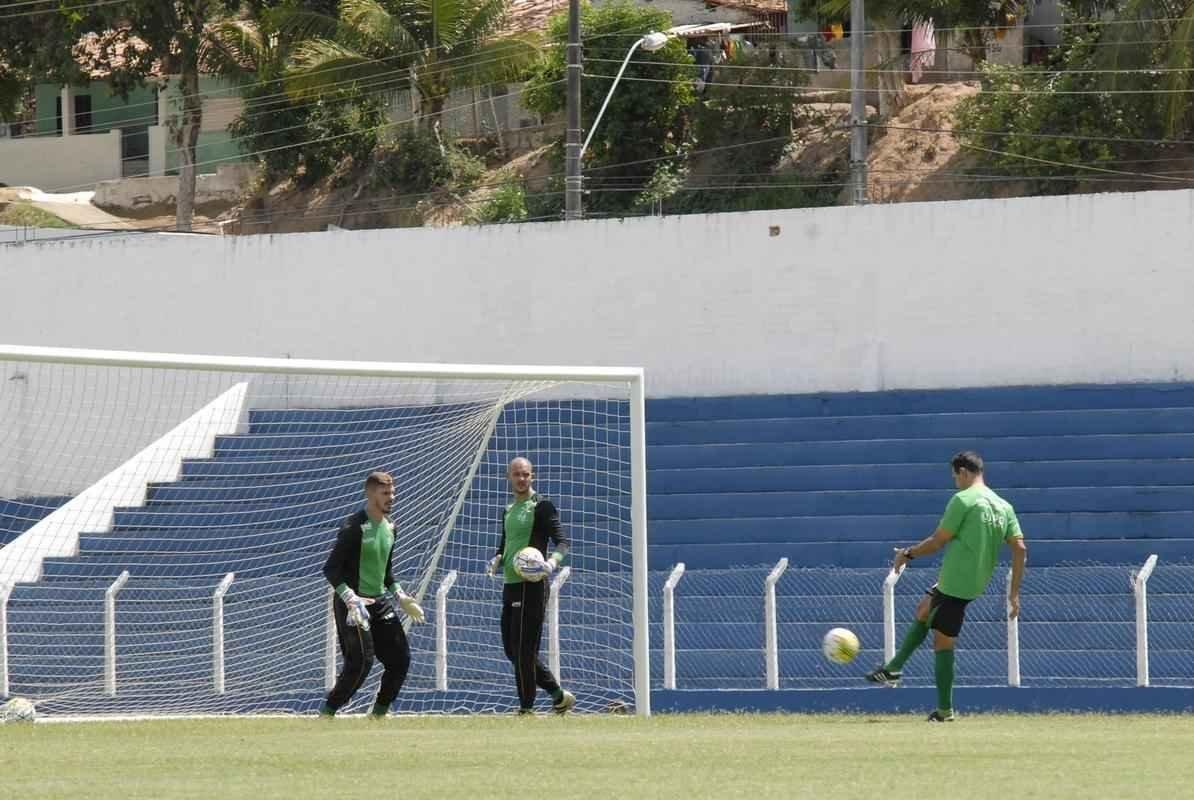 Amrica treina em Macei, no campo do CSA, para enfrentar o Murici-AL, pela Copa do Brasil