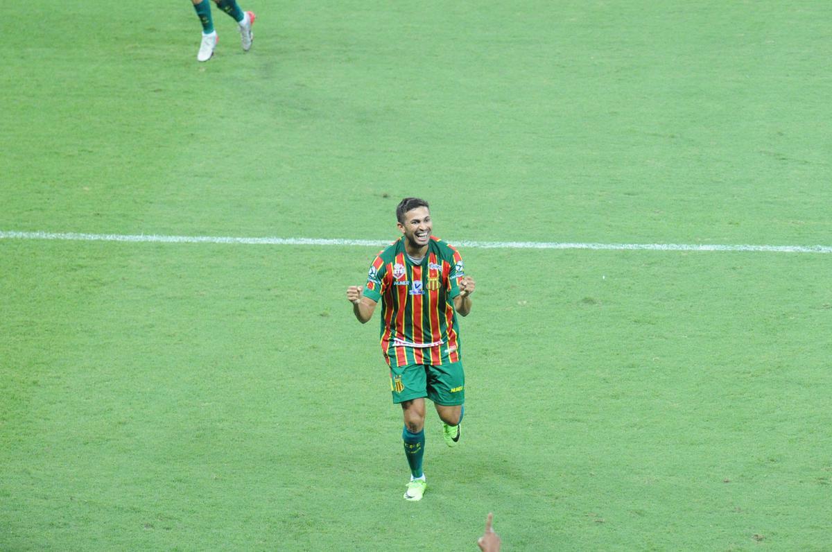 Fotos do duelo entre Cruzeiro e Sampaio Corra, no Mineiro, pela 14 rodada da Srie B do Campeonato Brasileiro