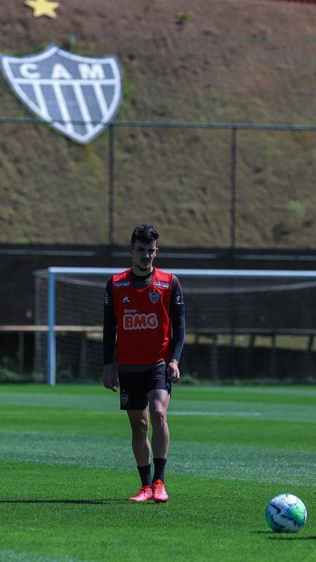 Guilherme Castilho - Jovem da equipe de transio, ficou no banco de reservas em algumas partidas.