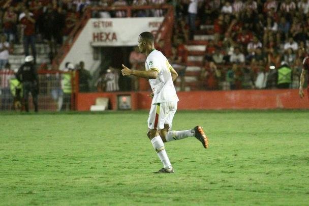 Com casa cheia, Timbu fez a antepenúltima rodada da primeira fase da Série C dentro dos Aflitos