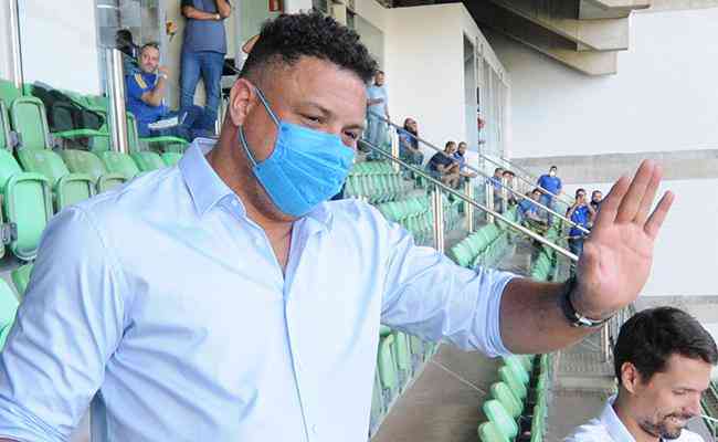 Ronaldo celebrou vitria do Cruzeiro sobre o Nutico