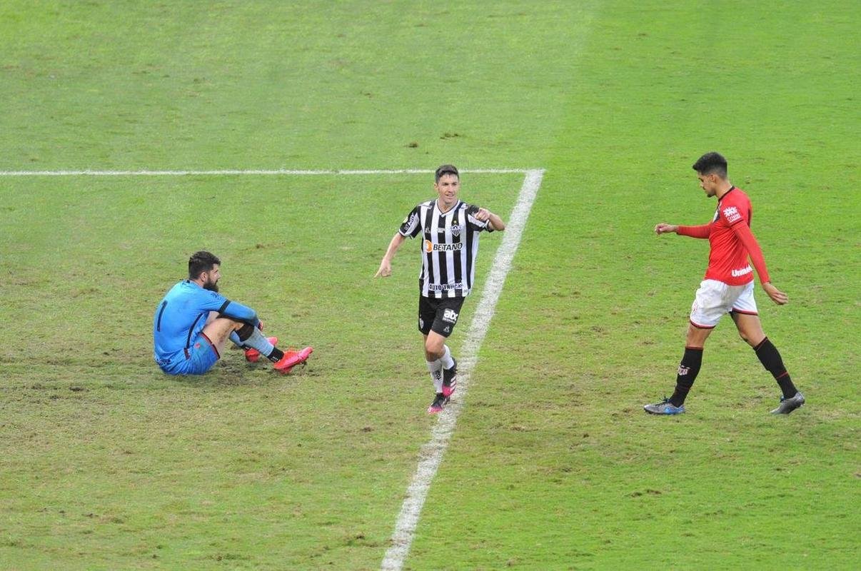 8 rodada - Atltico venceu o Atltico-GO por 4 a 1, no Mineiro, com gols de Nacho Fernndez (dois) e Matas Zaracho (dois)