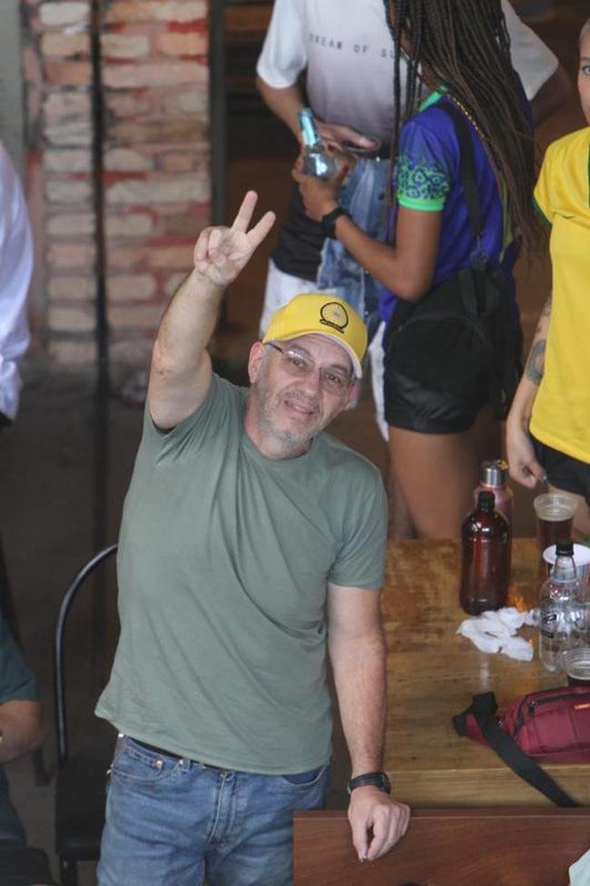 No Mercado Novo, em BH, torcedores acompanham ao jogo entre Brasil e Cro�cia pelas quartas de final da Copa do Mundo