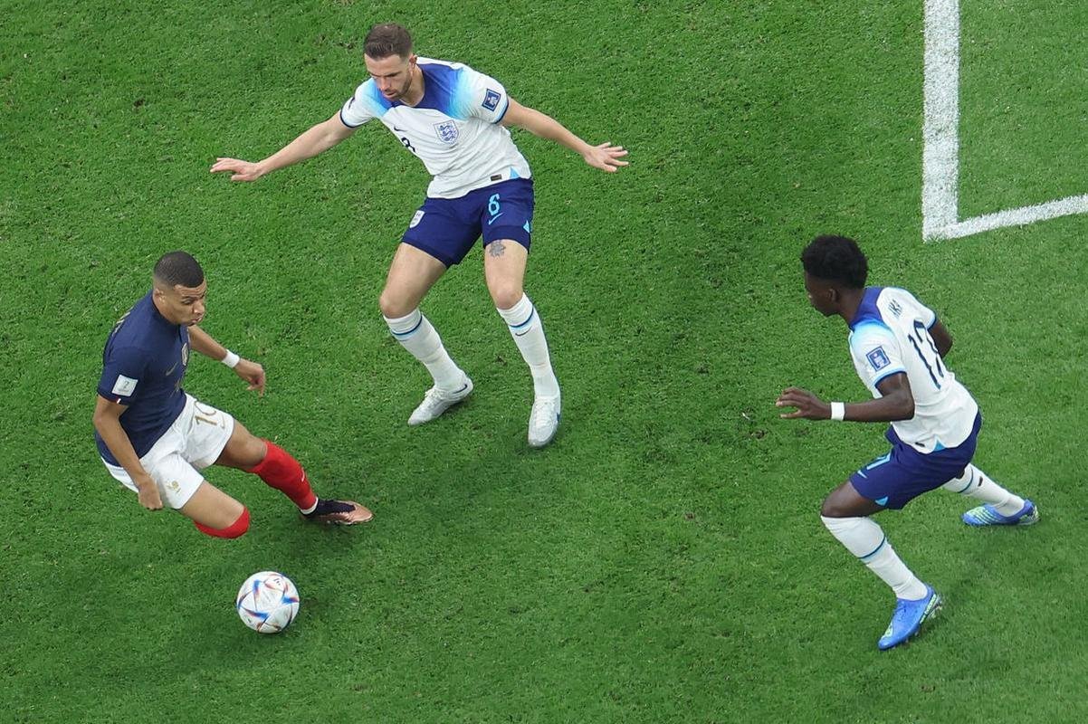 Fotos do duelo entre Inglaterra e Frana, pelas quartas de final da Copa do Mundo, no estdio Al Bayt, em Al Khor