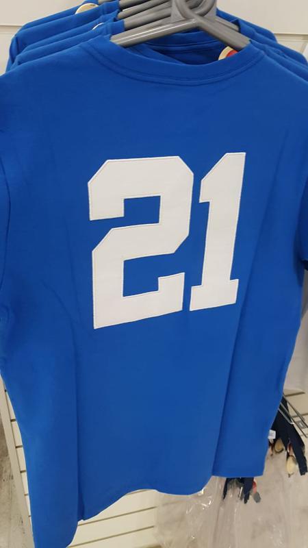 Camisas comemorativas lanadas por marca licenciada pelo Cruzeiro