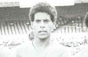 Lus Cosme, formado na Toca da Raposa, foi lateral-esquerdo do Cruzeiro de 1977 a 1985. Ele conquistou o Mineiro de 1984.