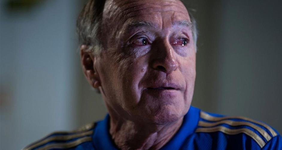 Cruzeiro apresenta camisa para o ano do centenário. Ídolo do clube, ex-ponta Natal participou do lançamento