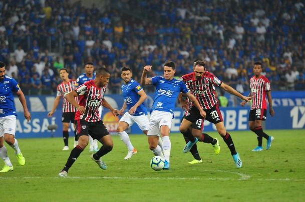 Fotos de Cruzeiro x So Paulo, no Mineiro, pela 26 rodada do Campeonato Brasileiro