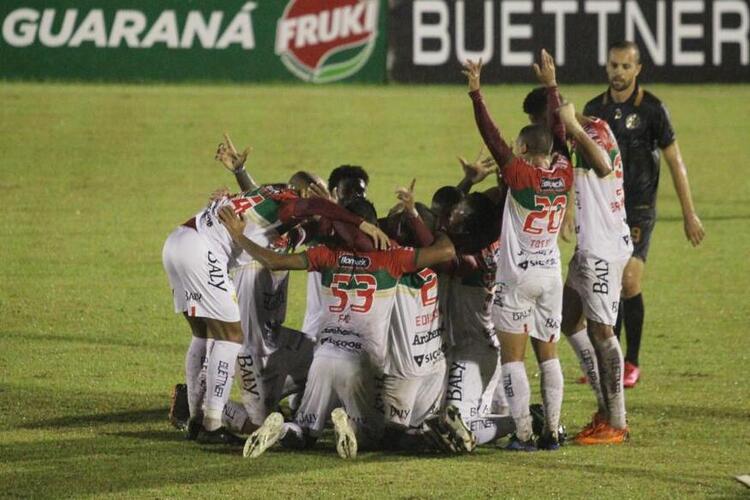 Brusque - Semifinalista do Campeonato Catarinense (15 jogos, 7 vitórias, 6 empates e 3 derrotas - 60% de aproveitamento)