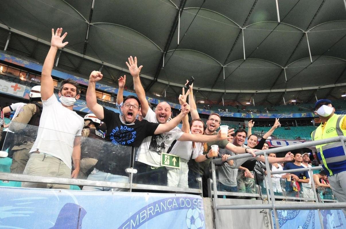 Com gols de Hulk, de pnalti, e Keno (e), o Galo virou sobre o Bahia, por 3 a 2 e chegou ao bicampeonato brasileiro