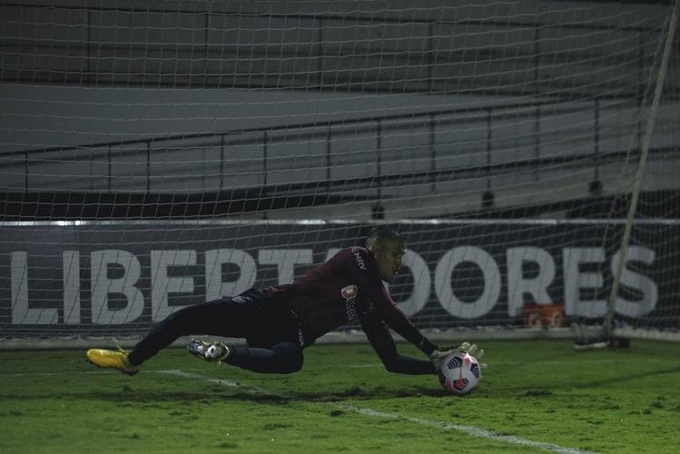 Tcnico Cuca comandou atividade do Atltico no CT da Conmebol no Paraguai 