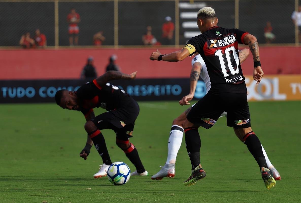 Vitória derrotou Atlético por 1 a 0, no Barradão, com gol de Léo Ceará