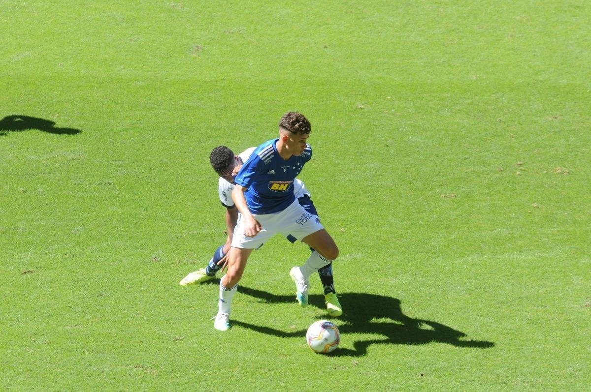 Na retomada do Campeonato Mineiro, Cruzeiro e URT se enfrentaram no Mineiro