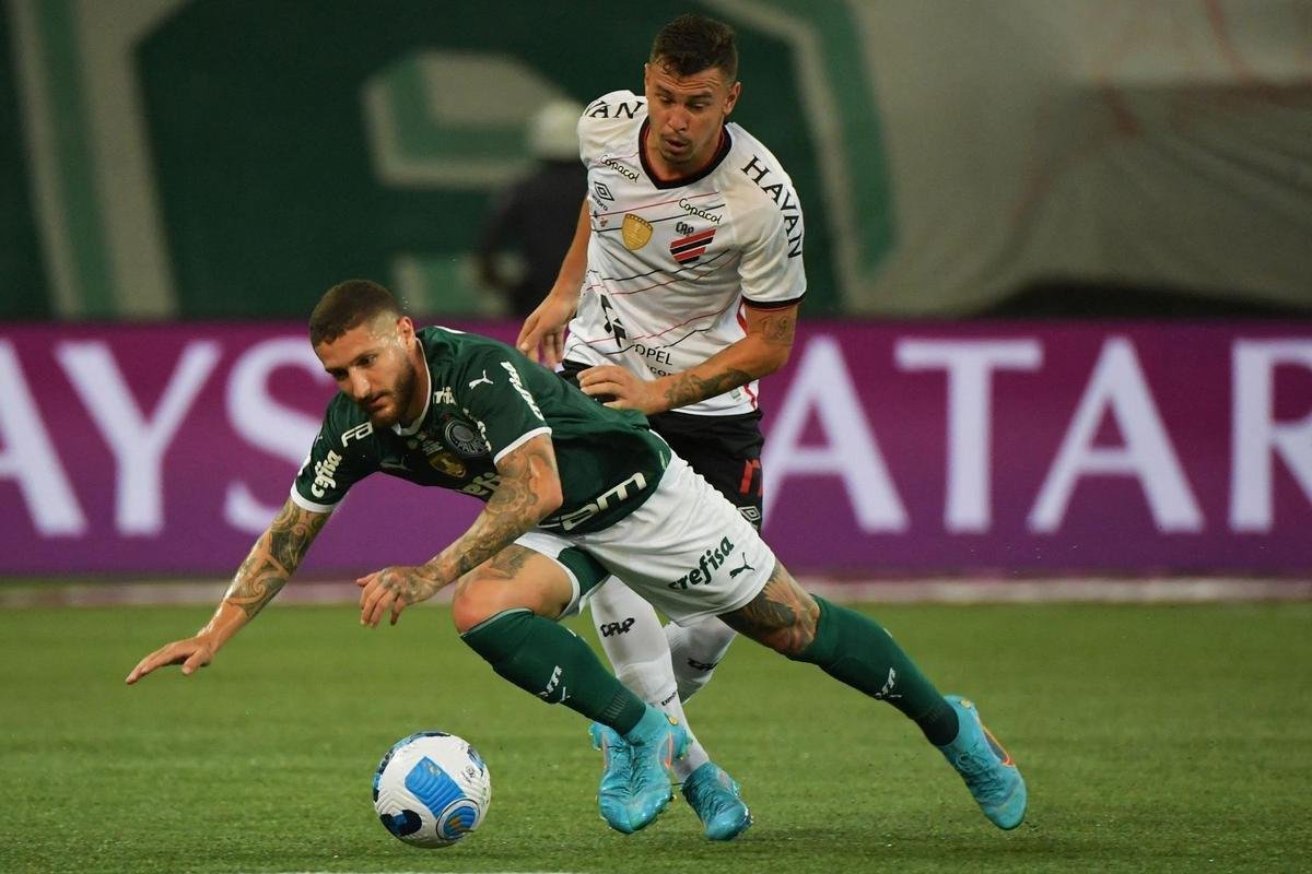 6) Z Rafael sofreu 684 faltas em 308 jogos