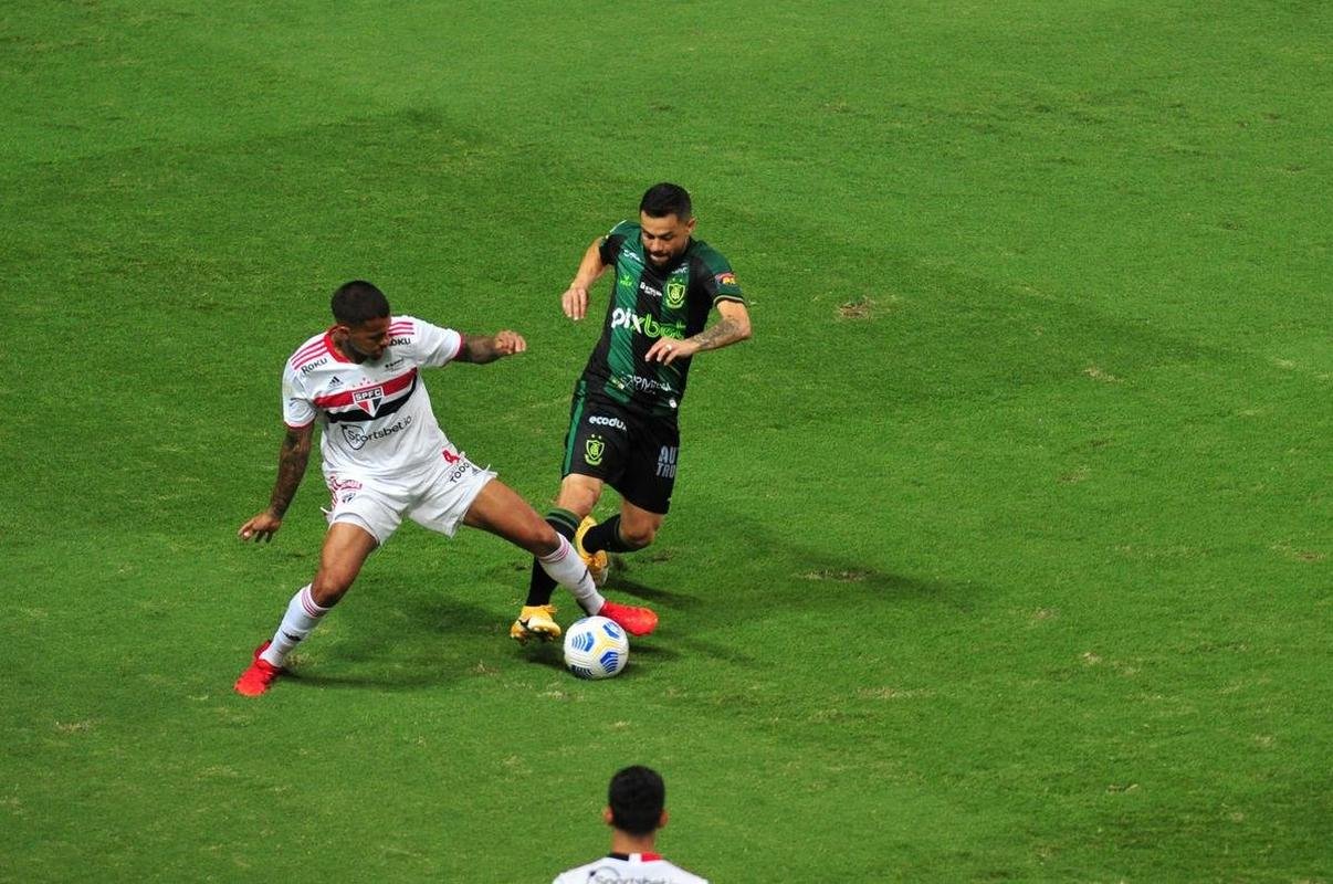 Fotos do jogo entre Amrica e So Paulo, no Independncia, em BH, pela ltima rodada do Campeonato Brasileiro de 2021