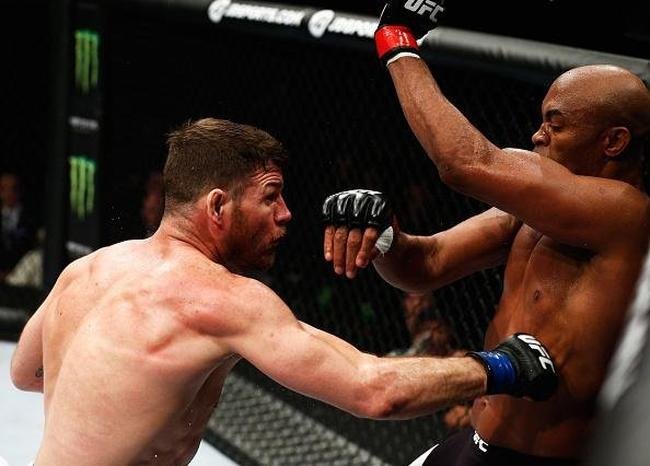 Spider voltou ao UFC com rev�s. Brasileiro chegou a derrubar Bisping com uma joelhada, achou que tinha vencido por nocaute, mas round havia encerrado. No fim, brasileiro acabou perdendo luta por pontos