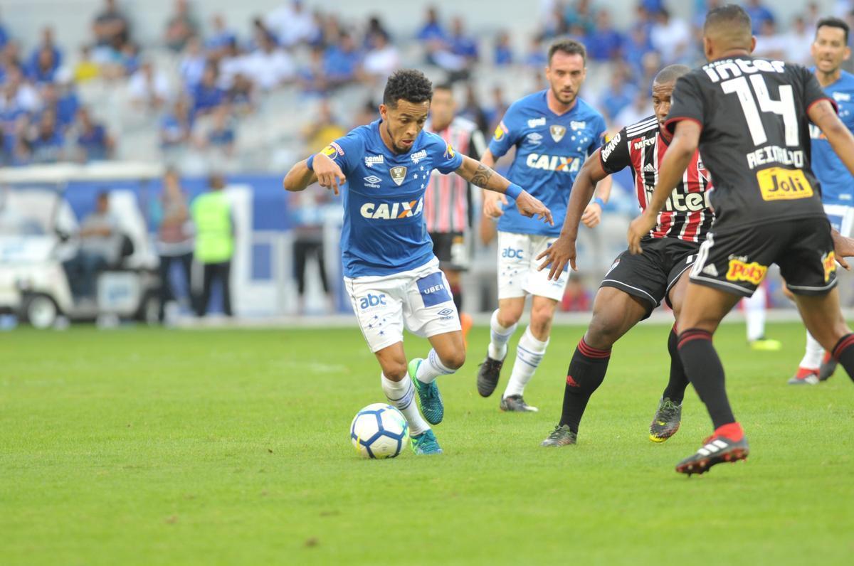 Fotos do jogo entre Cruzeiro e So Paulo