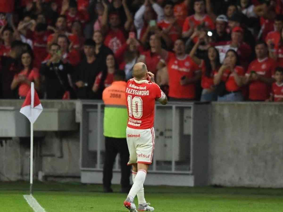 Inter marca no fim e vence Fortaleza em jogo de adeus de D'Alessandro