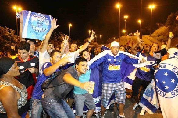 Torcida do Cruzeiro no Barrado