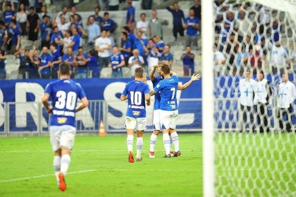 Cruzeiro vence La U por 7 a 0, assume segundo lugar do grupo na Libertadores e segue vivo na disputa