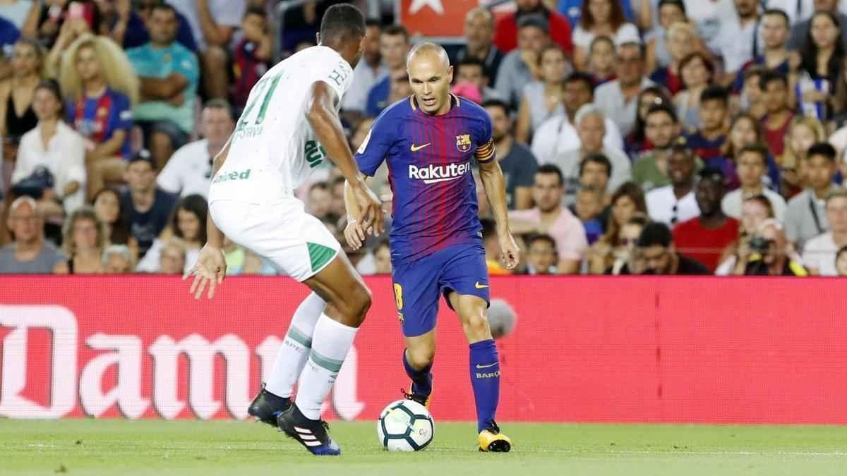 Duelo no Camp Nou marca o retorno do lateral Alan Ruschel aos gramados aps o acidente com o avio da Chape, em novembro de 2016