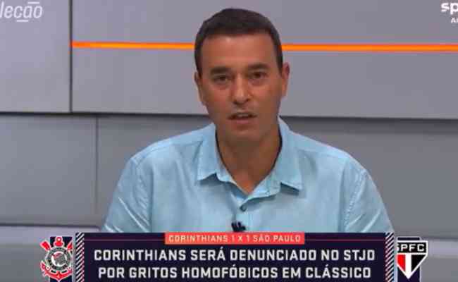 Andr Rizek criticou o Corinthians por entoar cnticos homofbicos no Majestoso deste domingo (14), no programa 