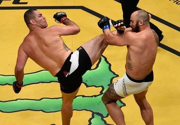 Imagens do histrico UFC 200, que lotou a nova T-Mobile Arena, em Las Vegas