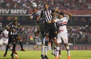 Atl�tico saiu atr�s, conseguiu virada com R�ger Guedes e Ricardo Oliveira, mas cedeu empate no Morumbi
