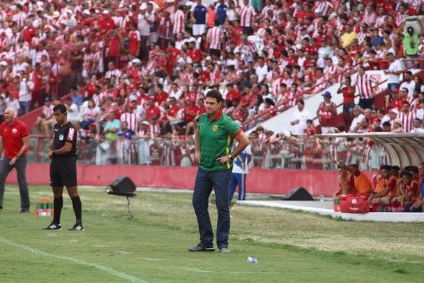 Náutico e Sampaio Corrêa iniciaram a decisão da Série C neste domingo