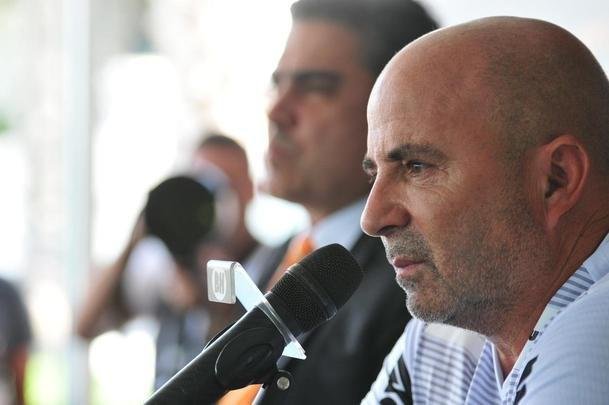 Jorge Sampaoli foi apresentado na tarde desta segunda-feira como novo tcnico do Atltico