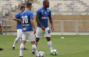Treino do Cruzeiro nesta sexta-feira, no Mineiro