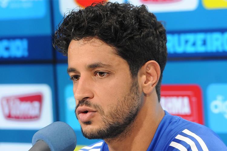 Leo confirma perman