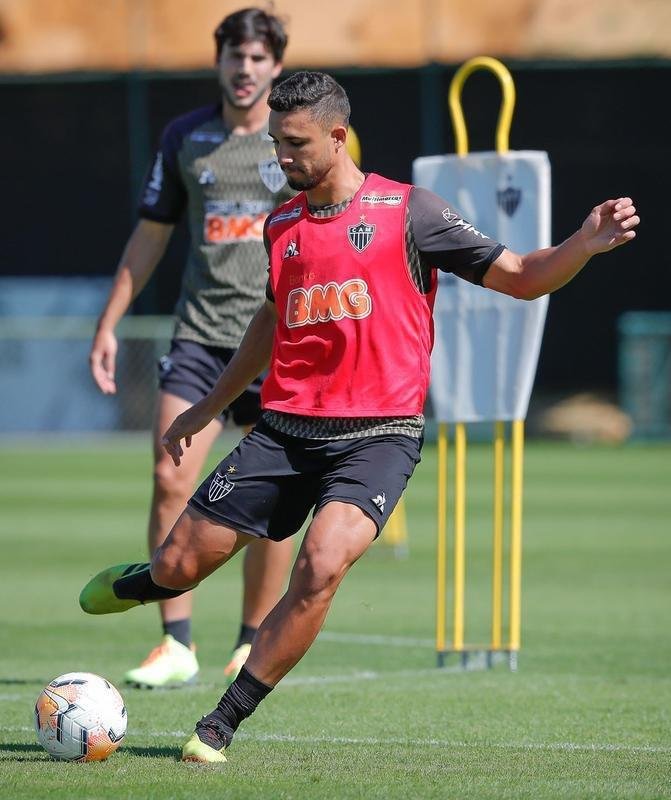 Gustavo Henrique - Jovem da equipe de transio, ficou no banco de reservas em algumas partidas.