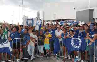 Depois de vencer o Corinthians por 2 a 1, em So Paulo, e conquistar o hexa da Copa do Brasil, jogadores do Cruzeiro foram recebidos com muita festa no Aeroporto de Confins, na Grande Belo Horizonte