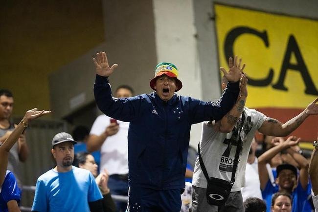 Fotos da torcida do Cruzeiro na partida contra o CSA, nesta quarta-feira (20), no Rei Pel, em Macei. Jogo  vlido pela 19 rodada da Srie B do Campeonato Brasileiro.
