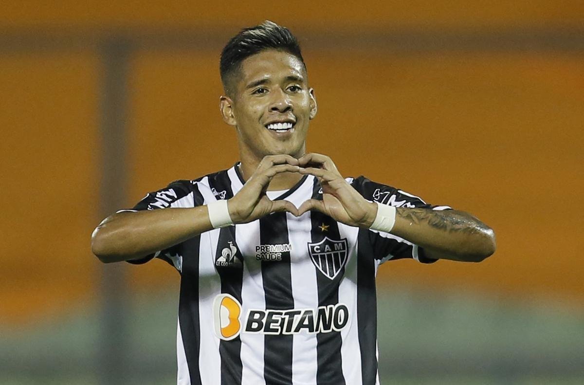 Zaracho entrou no segundo tempo e marcou o gol de empate do Atltico