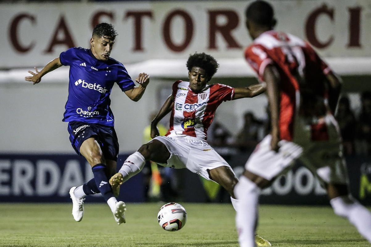 Neste sbado (18/2), o Cruzeiro visitou o Alapo do Bonfim, em Nova Lima, para medir foras com o Villa Nova, pela 6 rodada do Campeonato Mineiro.