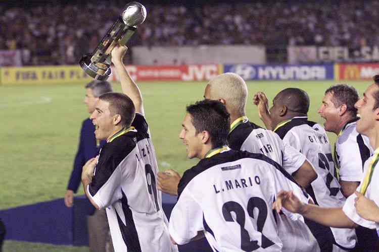 Corinthians Campeão Mundial 2000. Escalação: Dida, Kléber, Fábio