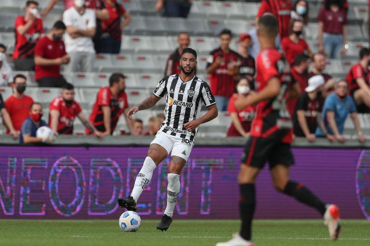 O Atltico visitou, nesta tera-feira (16), o Athletico-PR na Arena da Baixada, em Curitiba. O duelo foi vlido pela 33 rodada da Srie A do Campeonato Brasileiro.