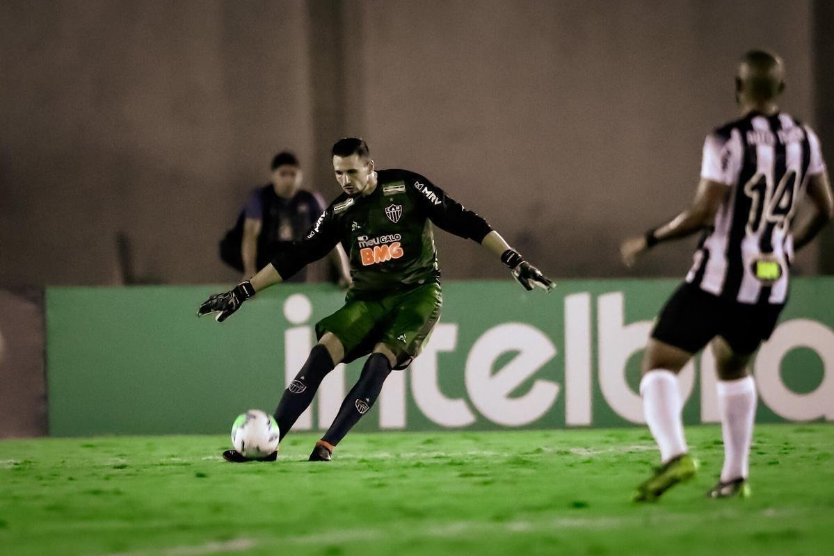 Atltico empatou com o Campinense e avanou na competio