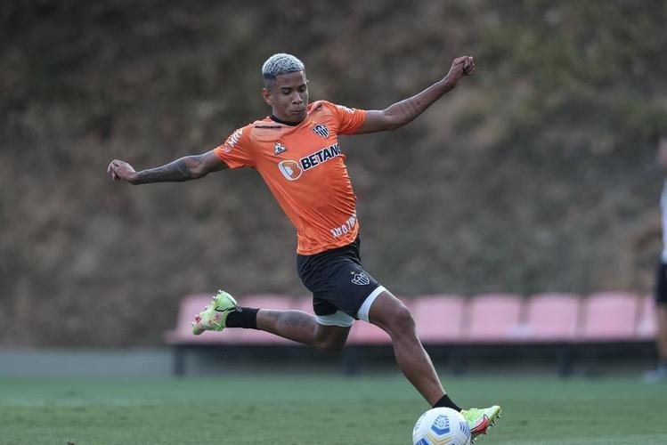 Após a eliminação na Libertadores diante do Palmeiras, jogadores do Atlético se reapresentaram na Cidade do Galo e realizaram treinamento visando o duelo contra o Internacional, pelo Campeonato Brasileiro